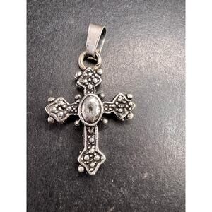 Vintage Sterling Silver Ornate Cross Pendant 4.27g